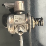 BOMBA DE COMBUSTIBLE ALTA PRESION 2.0L PARA FORD FOCUS 2012-2018. CM5E 9D376 LAND ROVER EVOQUE SPORT