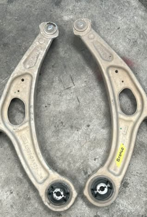 Muletas delanteras para Ford Bronco Sport 2021-2023. Usadas